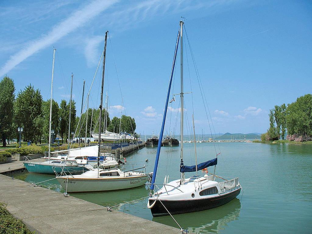 Privát, saját fürdős, erkélyes szoba a Balatonon Kőröshegy Exterior foto